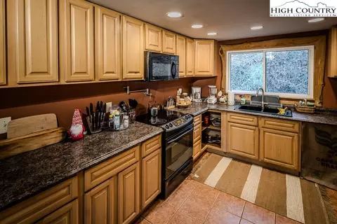 990 Old Bristol Rd, Boone, NC 28607 photo 17