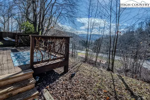 990 Old Bristol Rd, Boone, NC 28607
