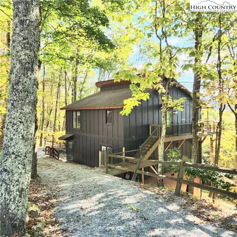 523 Pine Ridge Rd, Beech Mountain, NC 28604