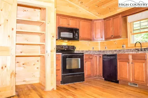 756 Deck Hill Rd, Boone, NC 28607 photo 6