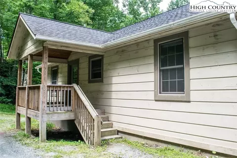 756 Deck Hill Rd, Boone, NC 28607 photo 2