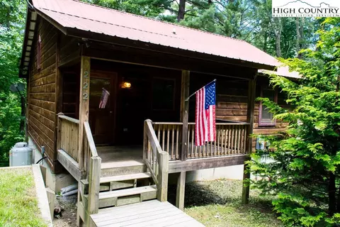 222 Red Feather Trl, Boone, NC 28607