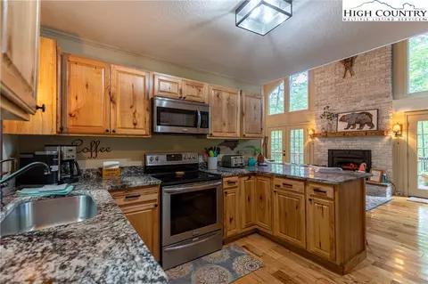 107 Overbrook Trl, Beech Mountain, NC 28604 photo 10