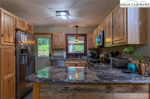 107 Overbrook Trl, Beech Mountain, NC 28604 photo 9