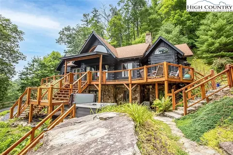 2560 Watauga River Rd, Sugar Grove, NC 28679