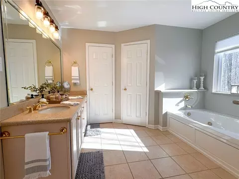 211 Overbrook Trl, Beech Mountain, NC 28604 photo 13