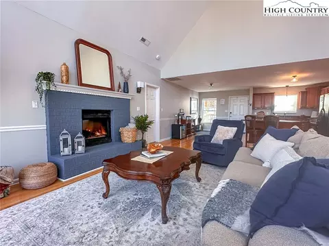 211 Overbrook Trl, Beech Mountain, NC 28604 photo 22
