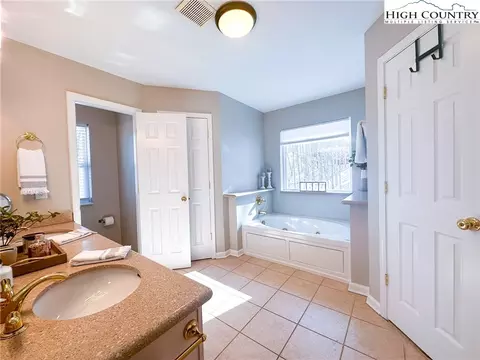 211 Overbrook Trl, Beech Mountain, NC 28604 photo 10