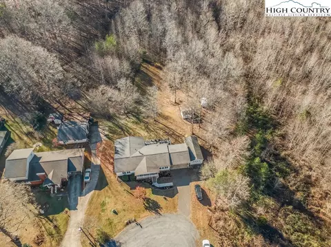 1500 Dinkins Rd, Yadkinville, NC 27055