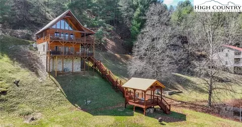14 River Front Dr, Piney Creek, NC 28663