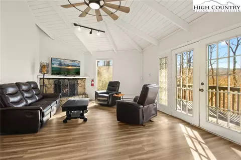 104 Black Birch Ln, Beech Mountain, NC 28604