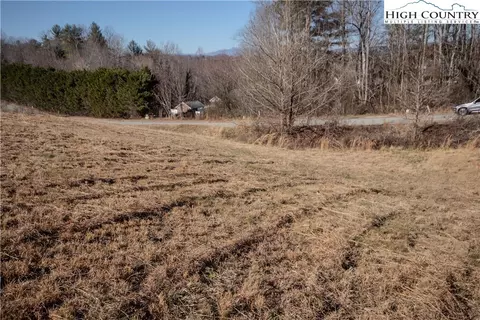 721 SE Chatsworth St, Lenoir, NC 28645