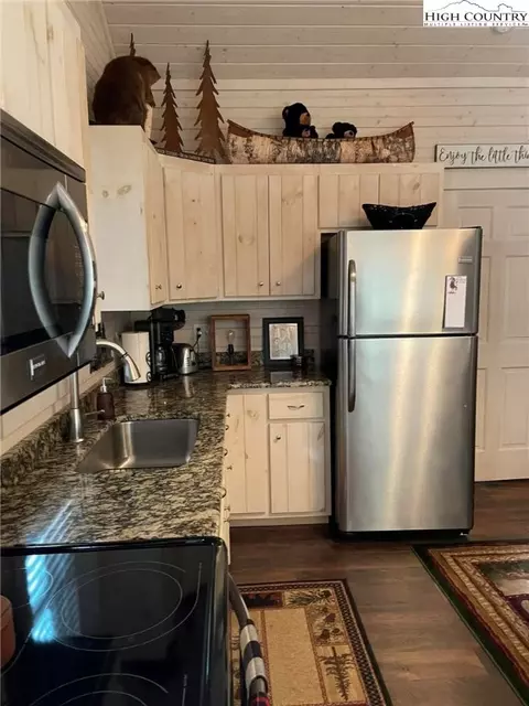 2256 Mt Carmel Rd, Sparta, NC 28675 photo 16