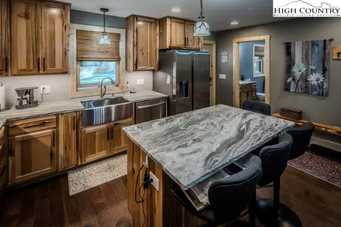 207 Jackpine Rd, Beech Mountain, NC 28604 photo 8