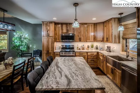 207 Jackpine Rd, Beech Mountain, NC 28604 photo 6