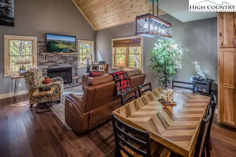 207 Jackpine Rd, Beech Mountain, NC 28604 photo 10