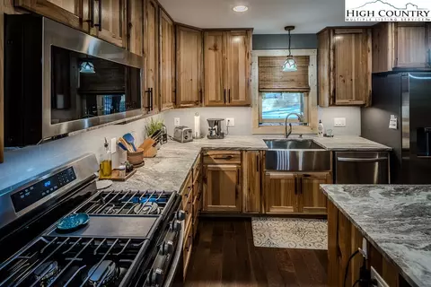 207 Jackpine Rd, Beech Mountain, NC 28604 photo 7