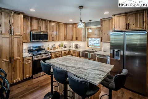 207 Jackpine Rd, Beech Mountain, NC 28604 photo 5