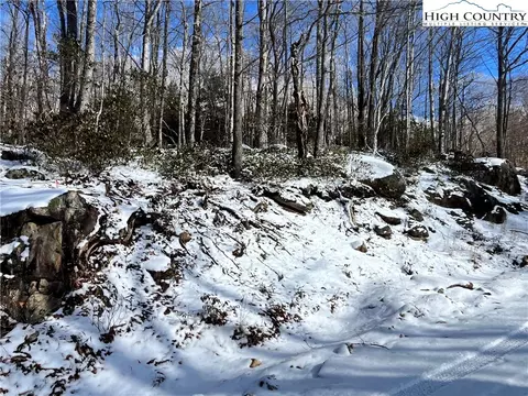 234 Poplar Dr, Beech Mountain, NC 28604 photo 3