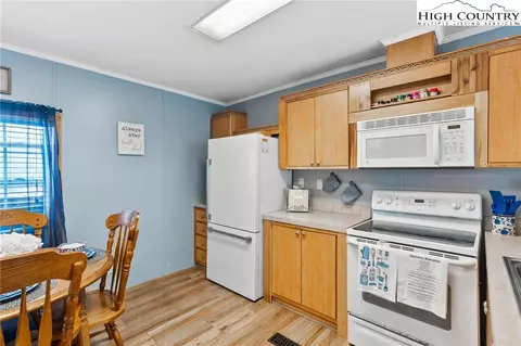 8807 Nc Highway 194 N Hwy, Todd, NC 28684 photo 10