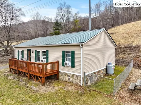 8807 Nc Highway 194 N Hwy, Todd, NC 28684