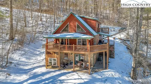 211 Stone Valley Dr, Grassy Creek, NC 28631