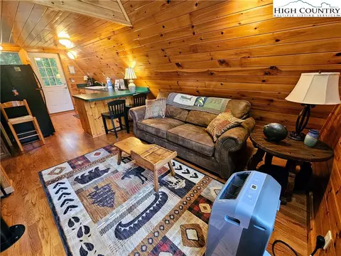 366 Haven Ridge Rd, Lansing, NC 28643 photo 3