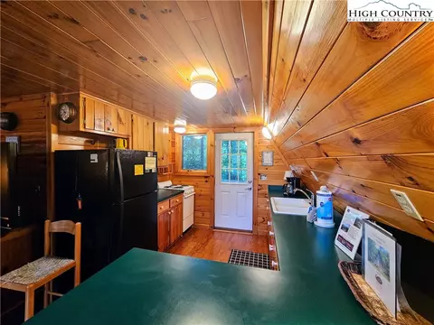 366 Haven Ridge Rd, Lansing, NC 28643 photo 9