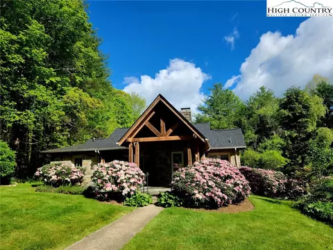 472474 Rivers Edge Dr, Boone, NC 28607
