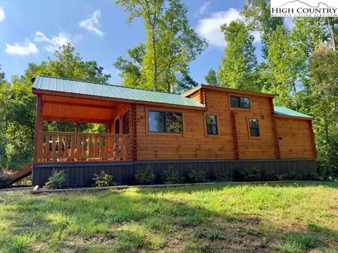 2786 Billings Hill Church Rd, Traphill, NC 28685