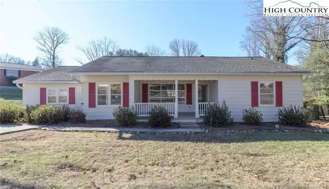 411 NE Tywood St, Lenoir, NC 28645