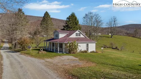 141 Firehouse Rd, Whitetop, VA 24292