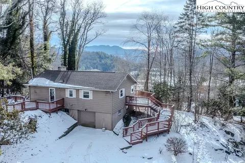 350 Klonteska Dr, Banner Elk, NC 28604