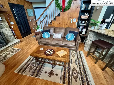 419 Saddle Ln, Deep Gap, NC 28618 photo 17