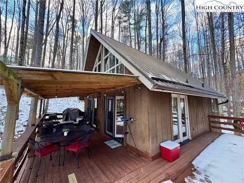 419 Saddle Ln, Deep Gap, NC 28618 photo 3