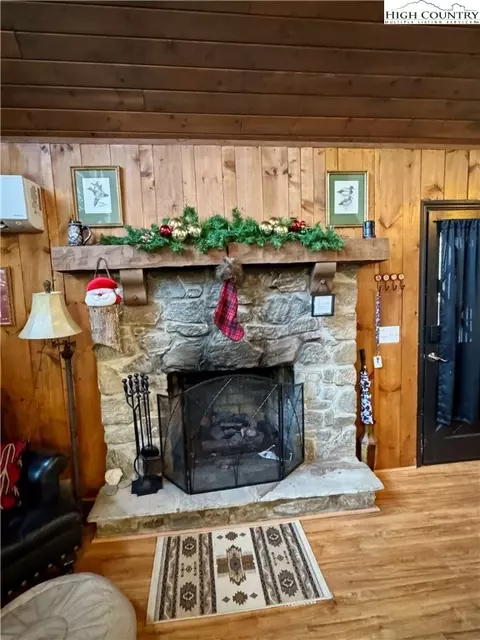 419 Saddle Ln, Deep Gap, NC 28618 photo 16