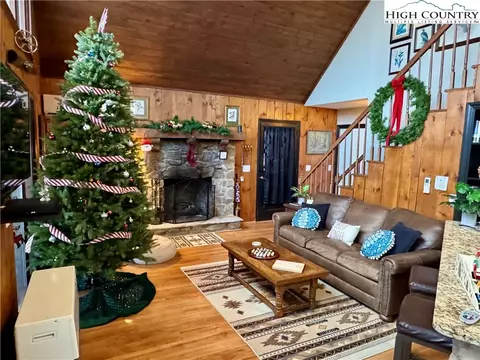 419 Saddle Ln, Deep Gap, NC 28618 photo 12