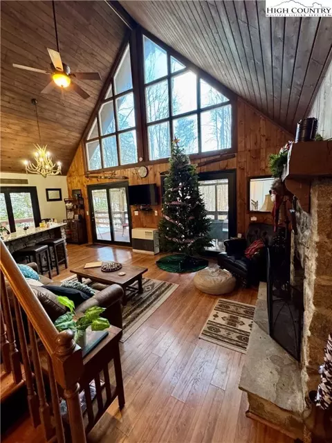 419 Saddle Ln, Deep Gap, NC 28618 photo 11