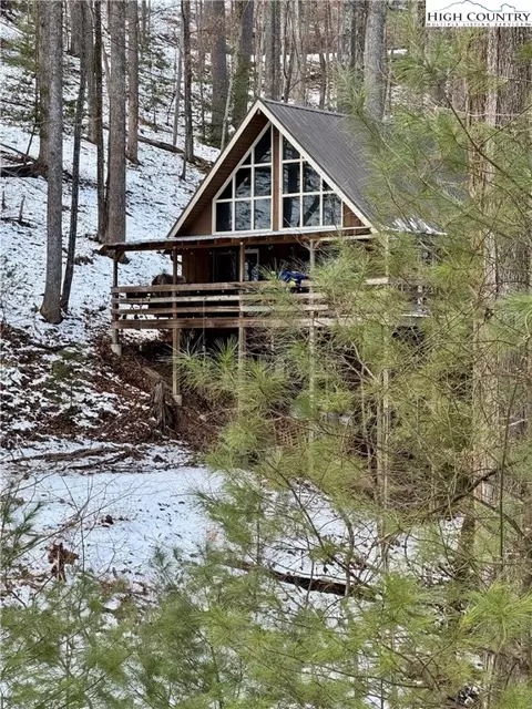 419 Saddle Ln, Deep Gap, NC 28618 photo 1