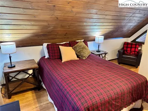 419 Saddle Ln, Deep Gap, NC 28618 photo 38
