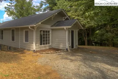 179 Hillside Dr, Boone, NC 28607