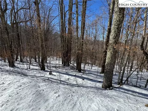 120 Aster Trl, Beech Mountain, NC 28604