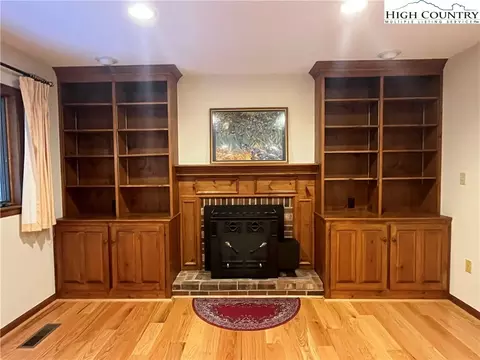 320 University Cir, Boone, NC 28607 photo 3