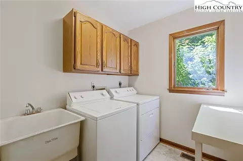 320 University Cir, Boone, NC 28607 photo 25