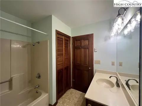 320 University Cir, Boone, NC 28607 photo 37
