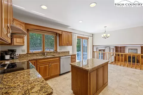 320 University Cir, Boone, NC 28607 photo 16