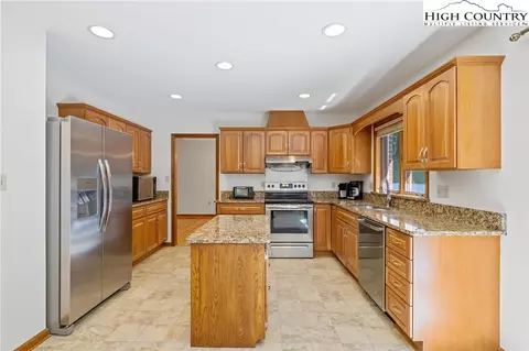 320 University Cir, Boone, NC 28607 photo 15
