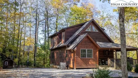 214 Black Birch Ln, Boone, NC 28607