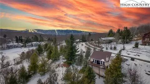 104 Windridge Rd, Beech Mountain, NC 28604