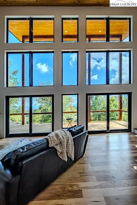 Living - 116 Slopeside Rd, Beech Mountain, NC 28604 photo 7 of 8